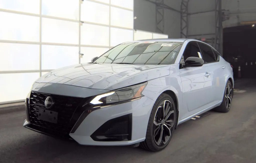2023 NISSAN ALTIMA SR - 1