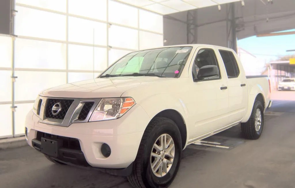 2019 NISSAN FRONTIER SV CREW CAB MEDIUM BED - 1