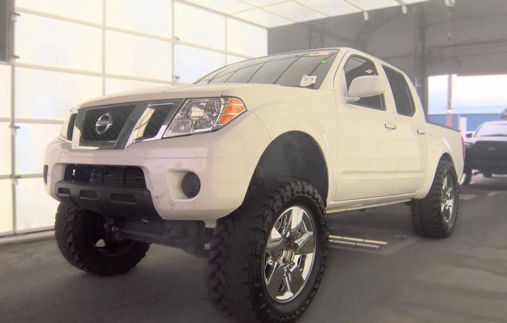 2019 NISSAN FRONTIER SV CREW CAB MEDIUM BED - 1