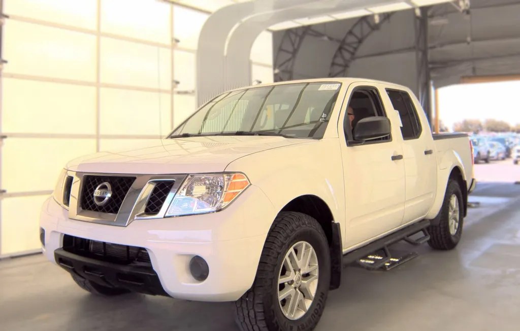 2019 NISSAN FRONTIER SV CREW CAB MEDIUM BED - 1