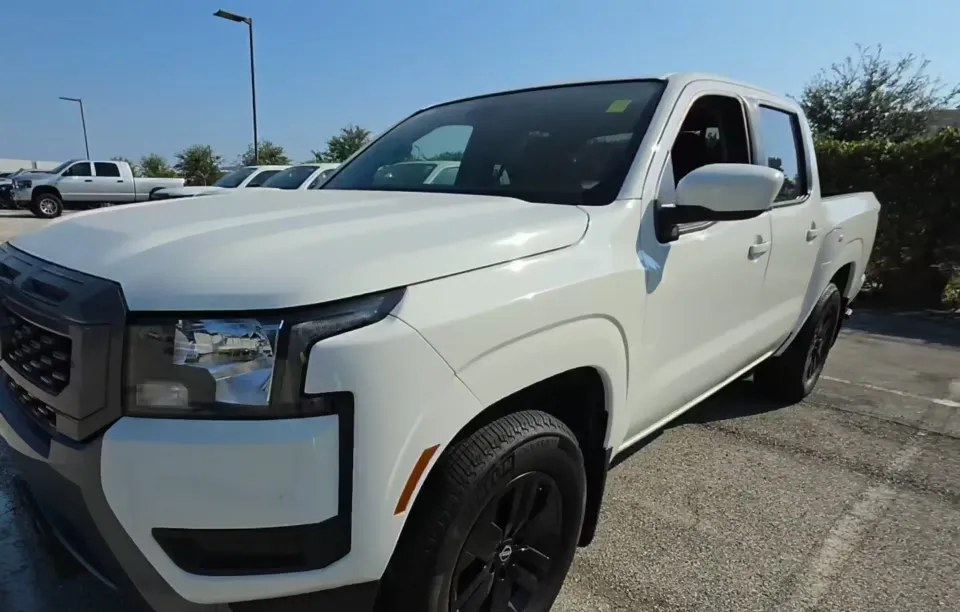 2025 NISSAN FRONTIER SV CREW CAB MEDIUM BED - 1