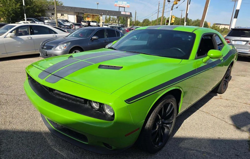 2017 DODGE CHALLENGER SXT - 1