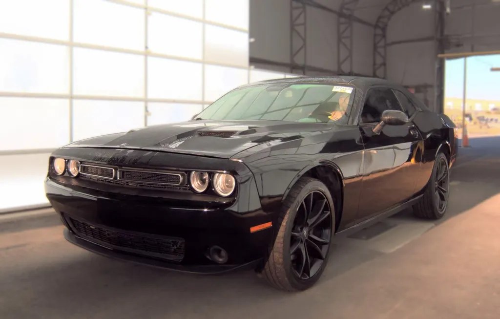 2017 DODGE CHALLENGER SXT PLUS - 1