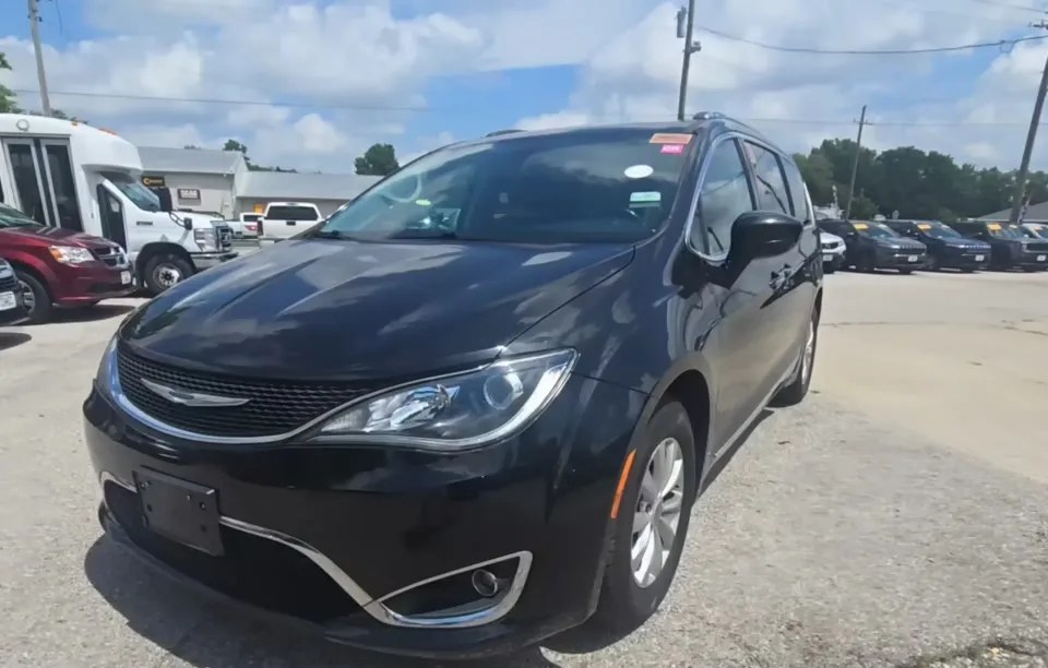 2019 CHRYSLER PACIFICA TOURING L 121.6" WB - 1