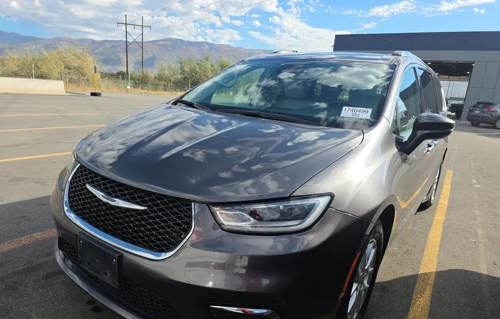 2021 CHRYSLER PACIFICA TOURING L 121.6" WB - 1