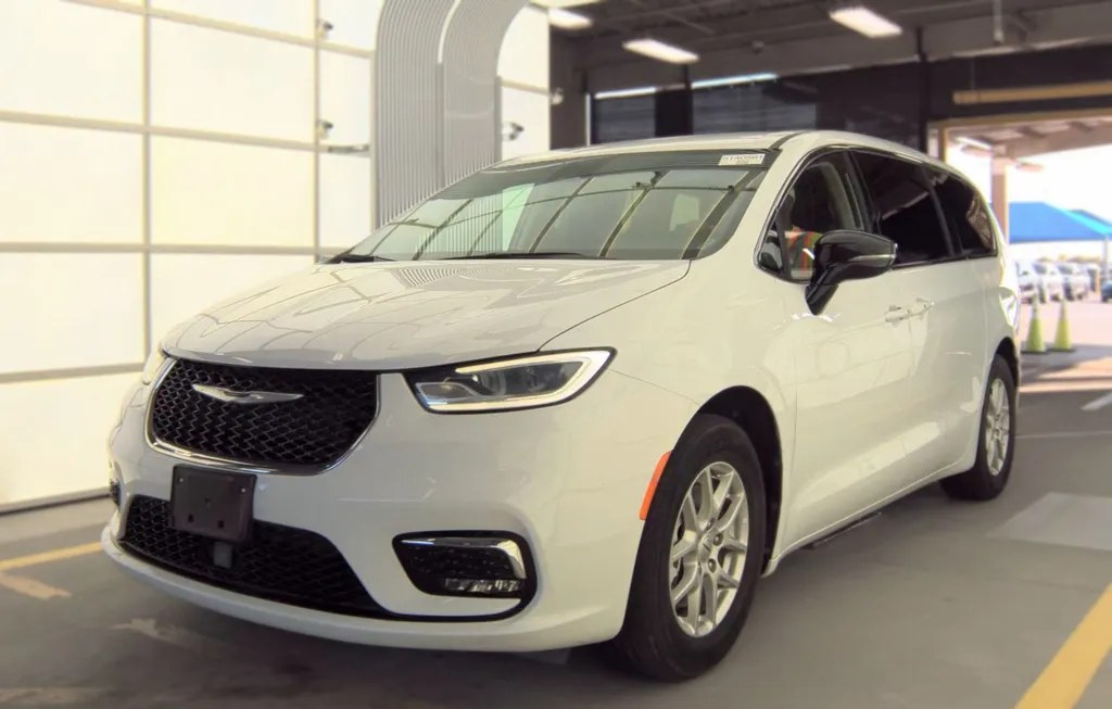 2024 CHRYSLER PACIFICA TOURING L 121.6" WB - 1