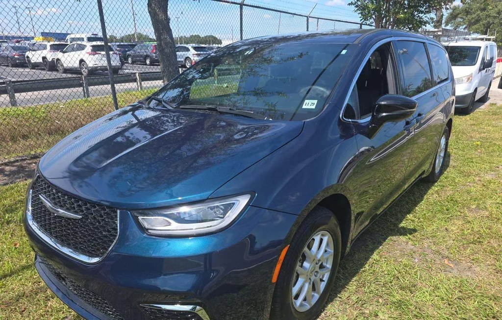 2025 CHRYSLER PACIFICA SELECT 121.6" WB - 1