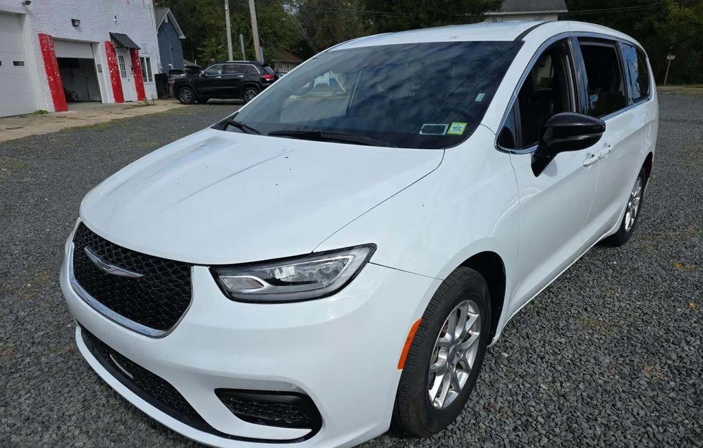 2025 CHRYSLER PACIFICA SELECT 121.6" WB - 1