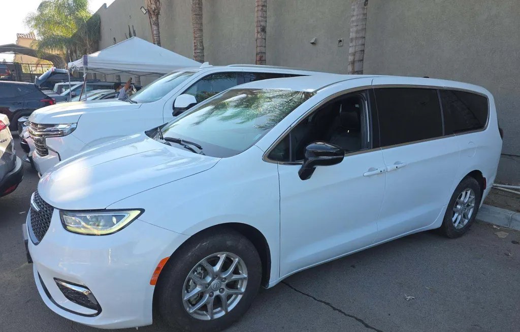 2025 CHRYSLER PACIFICA SELECT 121.6" WB - 1