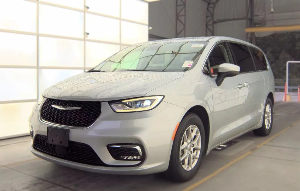 2023 CHRYSLER PACIFICA TOURING L 121.6" WB - 1
