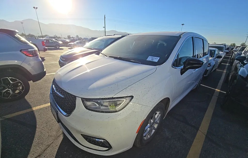 2025 CHRYSLER PACIFICA SELECT 121.6" WB - 1