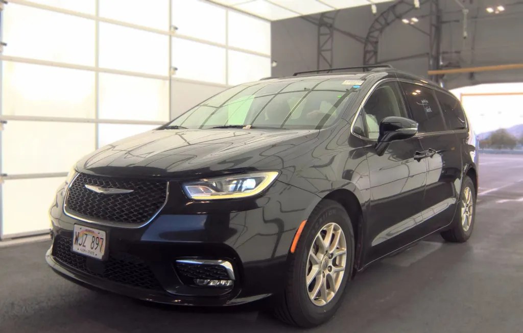 2022 CHRYSLER PACIFICA TOURING L 121.6" WB - 1