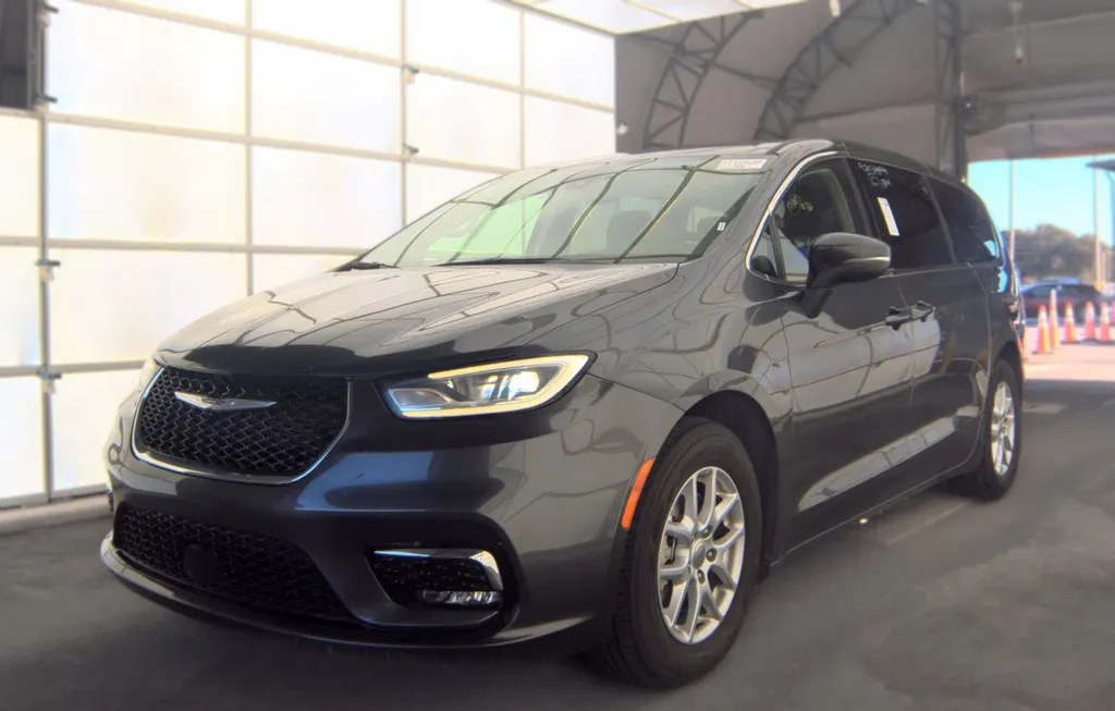 2023 CHRYSLER PACIFICA TOURING L 121.6" WB - 1