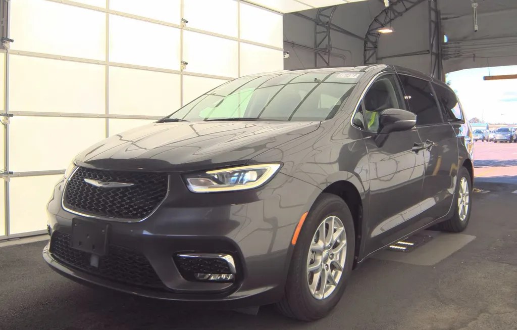 2023 CHRYSLER PACIFICA TOURING L 121.6" WB - 1