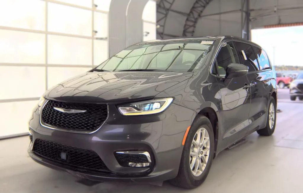 2023 CHRYSLER PACIFICA TOURING L 121.6" WB - 1