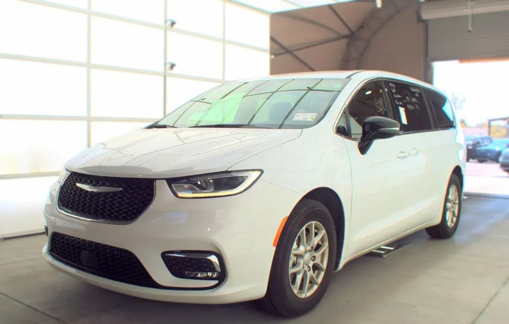 2025 CHRYSLER PACIFICA SELECT 121.6" WB - 1