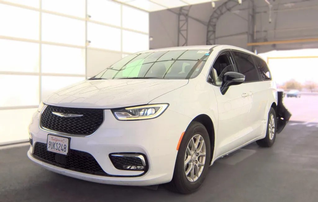 2025 CHRYSLER PACIFICA SELECT 121.6" WB - 1