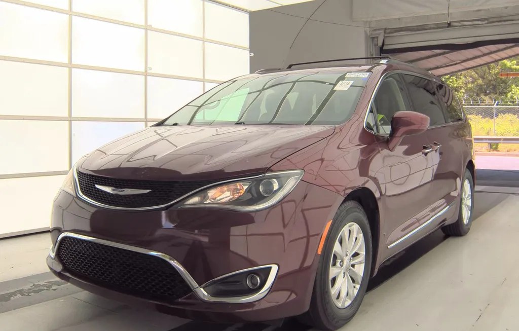 2019 CHRYSLER PACIFICA TOURING L 121.6" WB - 1