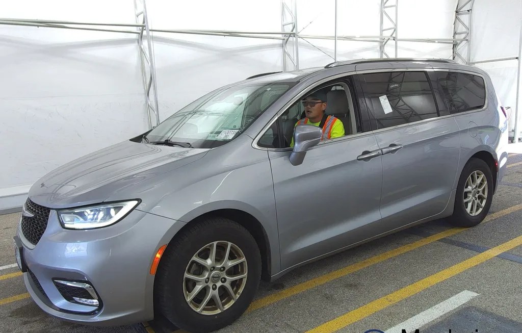 2021 CHRYSLER PACIFICA TOURING L 121.6" WB - 1
