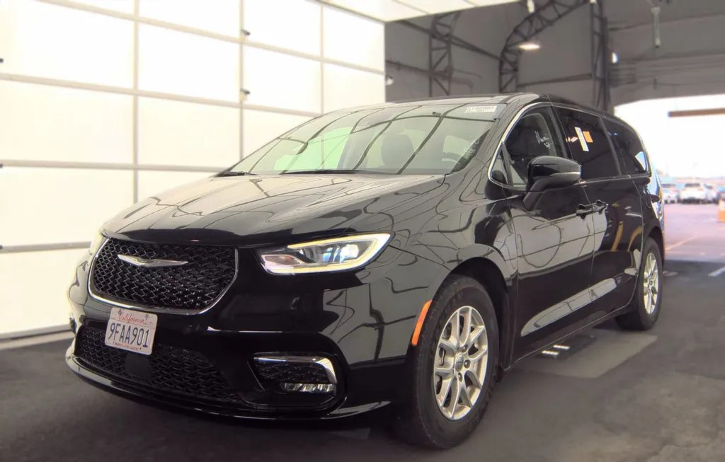 2023 CHRYSLER PACIFICA TOURING L 121.6" WB - 1
