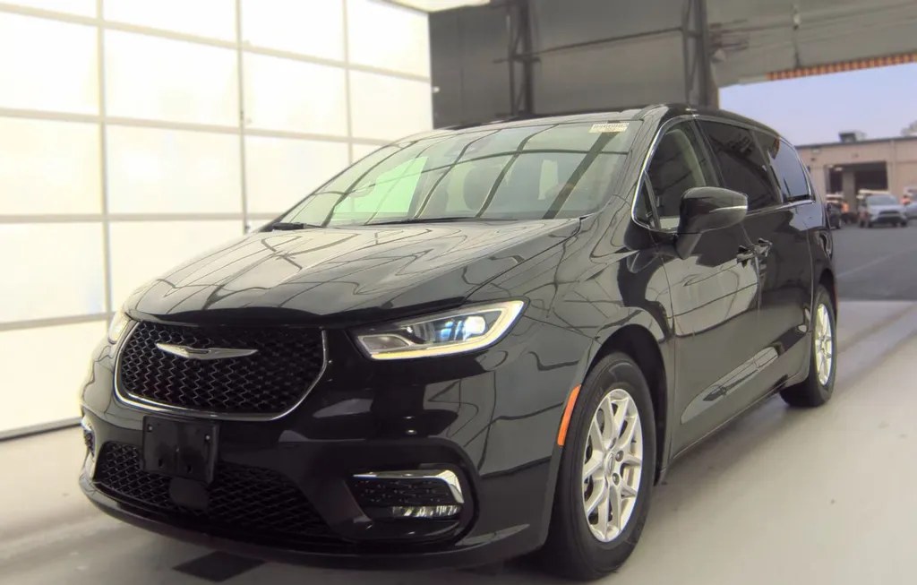 2023 CHRYSLER PACIFICA TOURING L 121.6" WB - 1