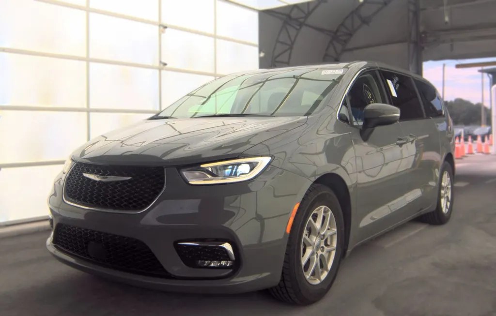 2023 CHRYSLER PACIFICA TOURING L 121.6" WB - 1