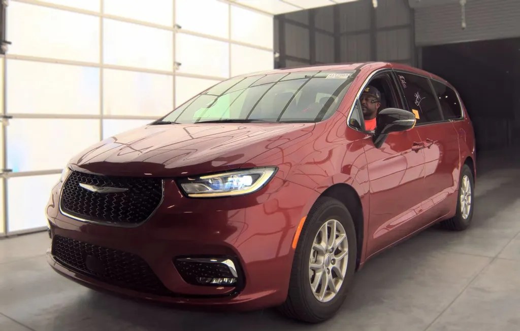 2025 CHRYSLER PACIFICA SELECT 121.6" WB - 1