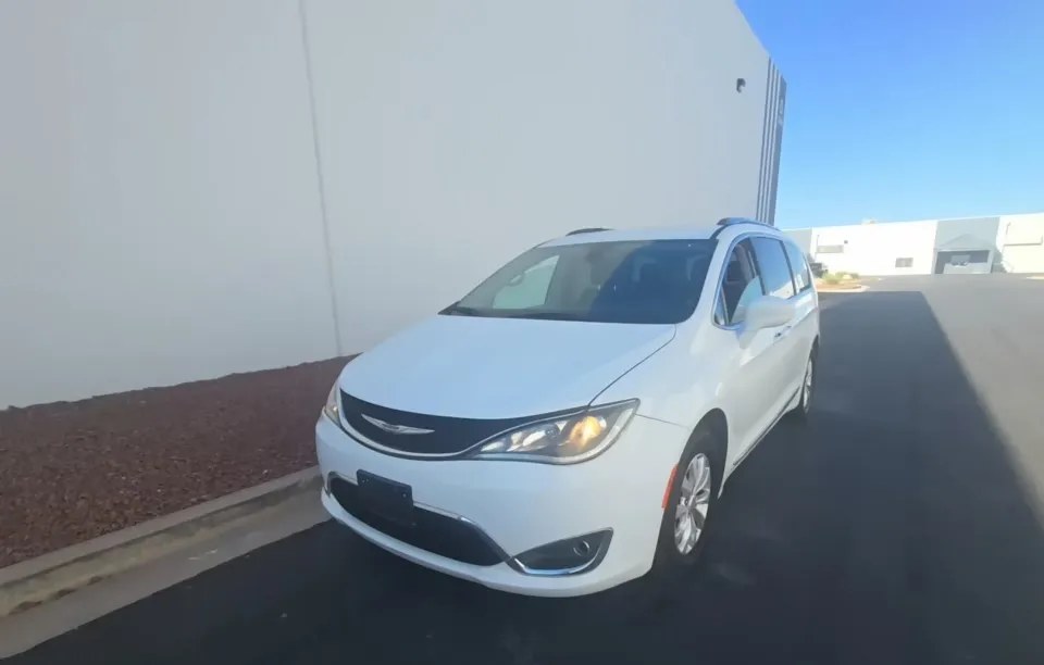 2019 CHRYSLER PACIFICA TOURING L 121.6" WB - 1