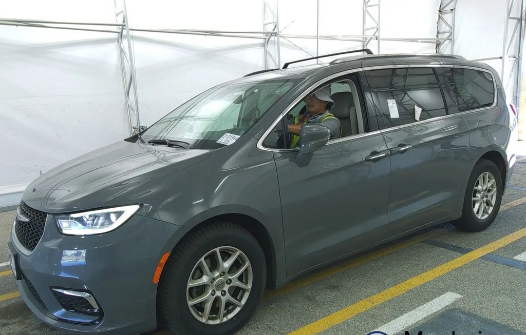 2021 CHRYSLER PACIFICA TOURING L 121.6" WB - 1