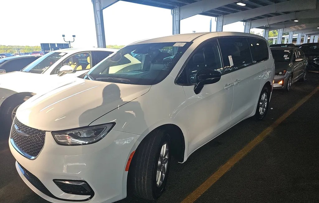 2025 CHRYSLER PACIFICA SELECT 121.6" WB - 1