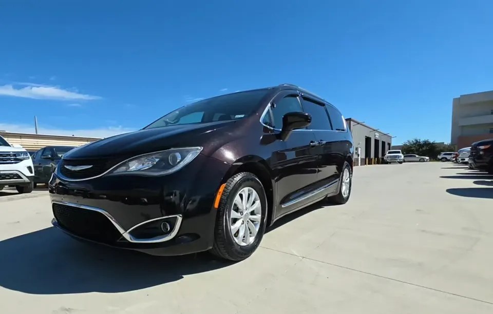 2017 CHRYSLER PACIFICA TOURING L 121.6" WB - 1