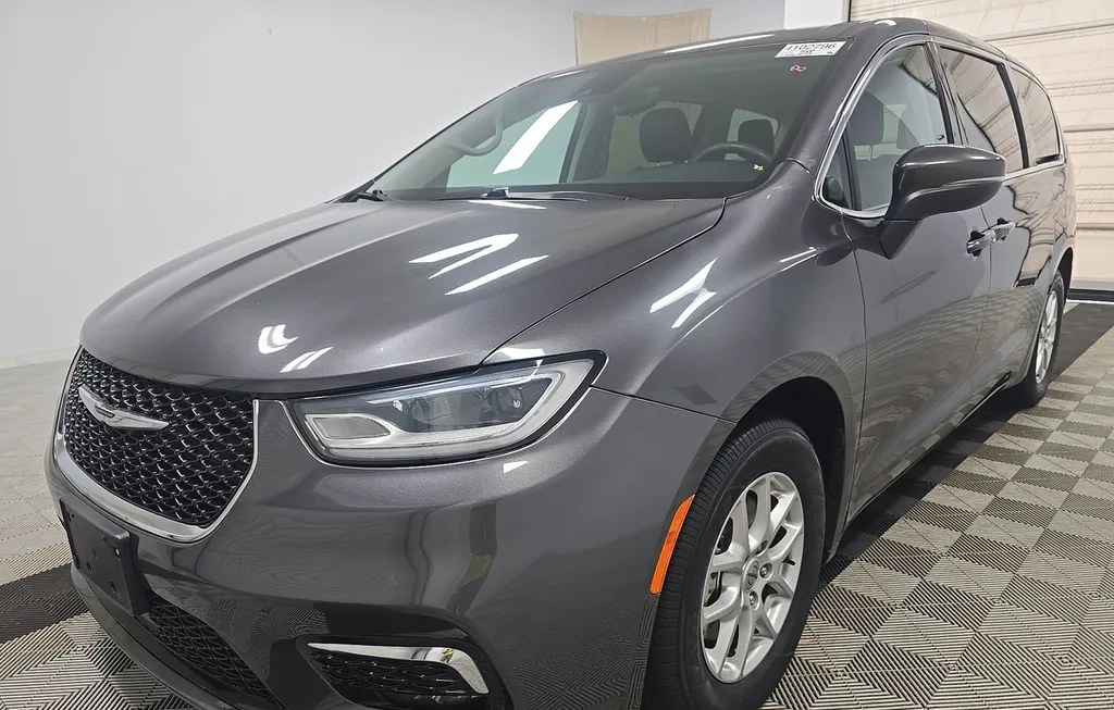 2023 CHRYSLER PACIFICA TOURING L 121.6" WB - 1