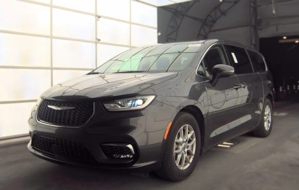 2023 CHRYSLER PACIFICA TOURING L 121.6" WB - 1