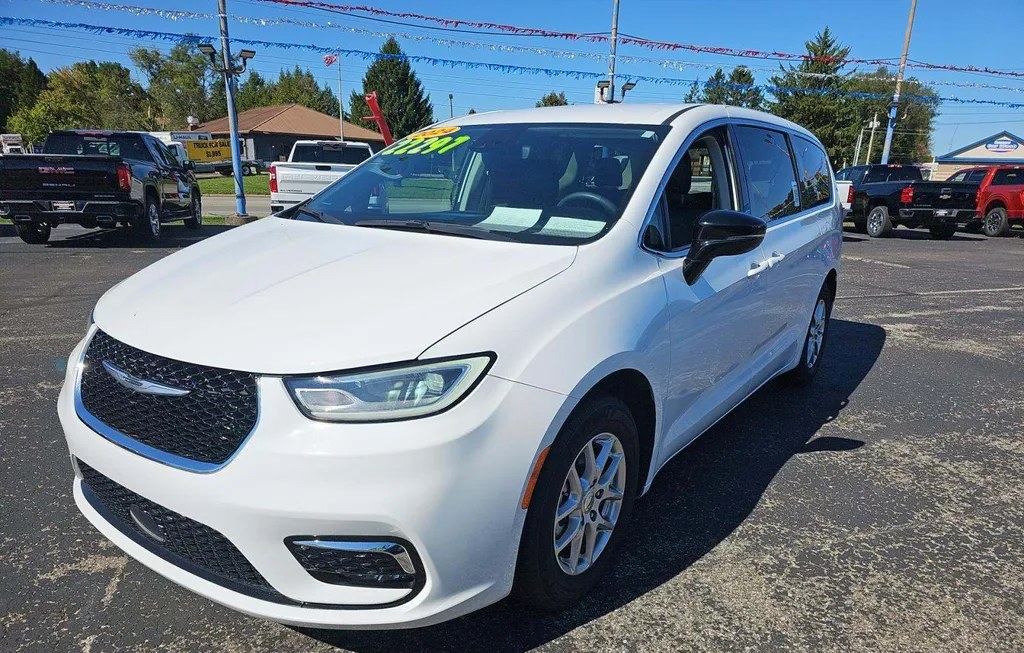 2024 CHRYSLER PACIFICA TOURING L 121.6" WB - 1