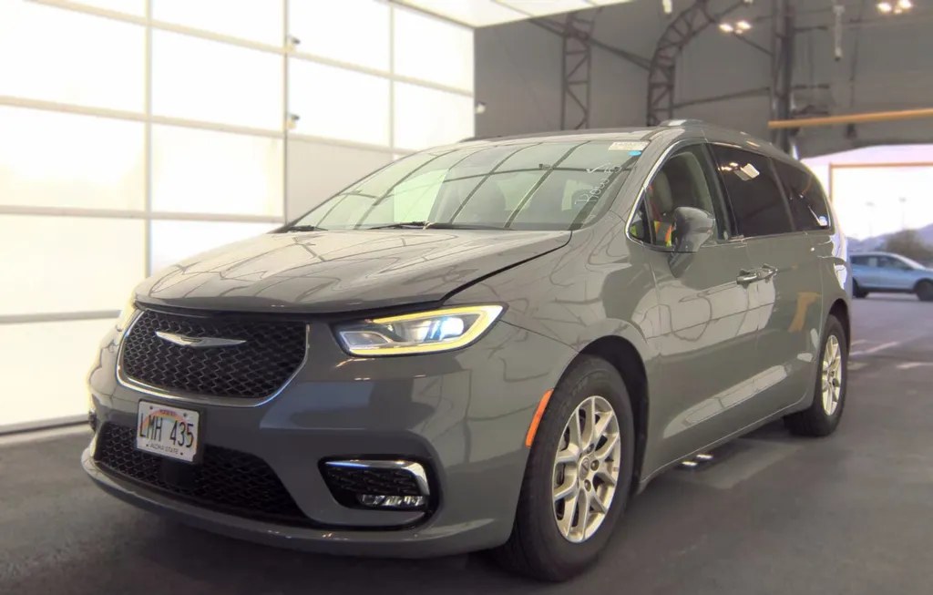 2021 CHRYSLER PACIFICA TOURING L 121.6" WB - 1