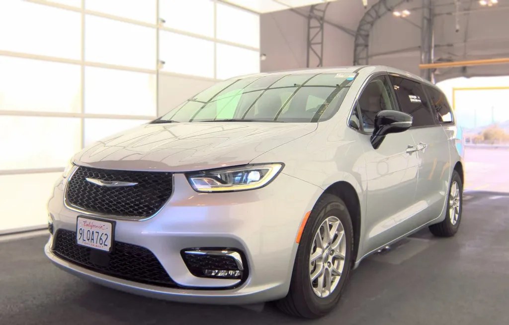 2024 CHRYSLER PACIFICA TOURING L 121.6" WB - 1