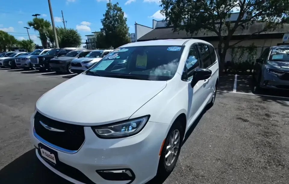 2024 CHRYSLER PACIFICA TOURING L 121.6" WB - 1