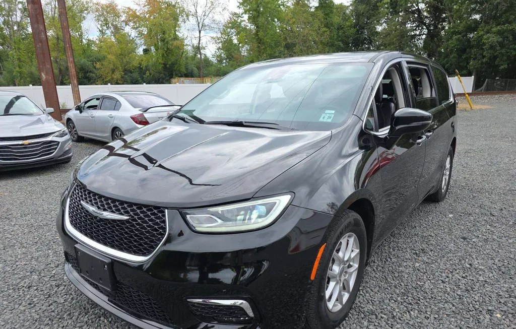 2024 CHRYSLER PACIFICA TOURING L 121.6" WB - 1