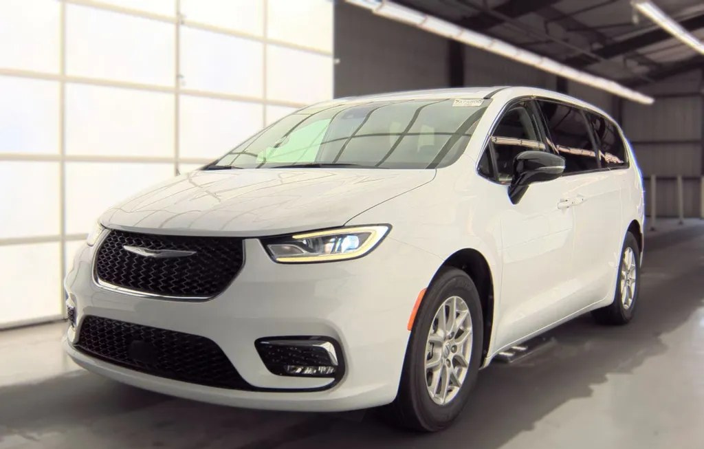 2024 CHRYSLER PACIFICA TOURING L 121.6" WB - 1