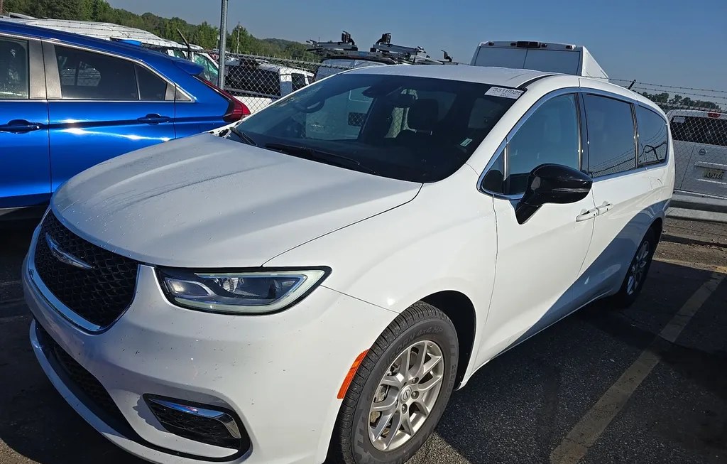 2026 CHRYSLER PACIFICA SELECT 121.6" WB - 1