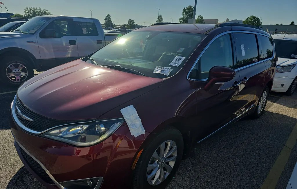 2017 CHRYSLER PACIFICA TOURING L 121.6" WB - 1
