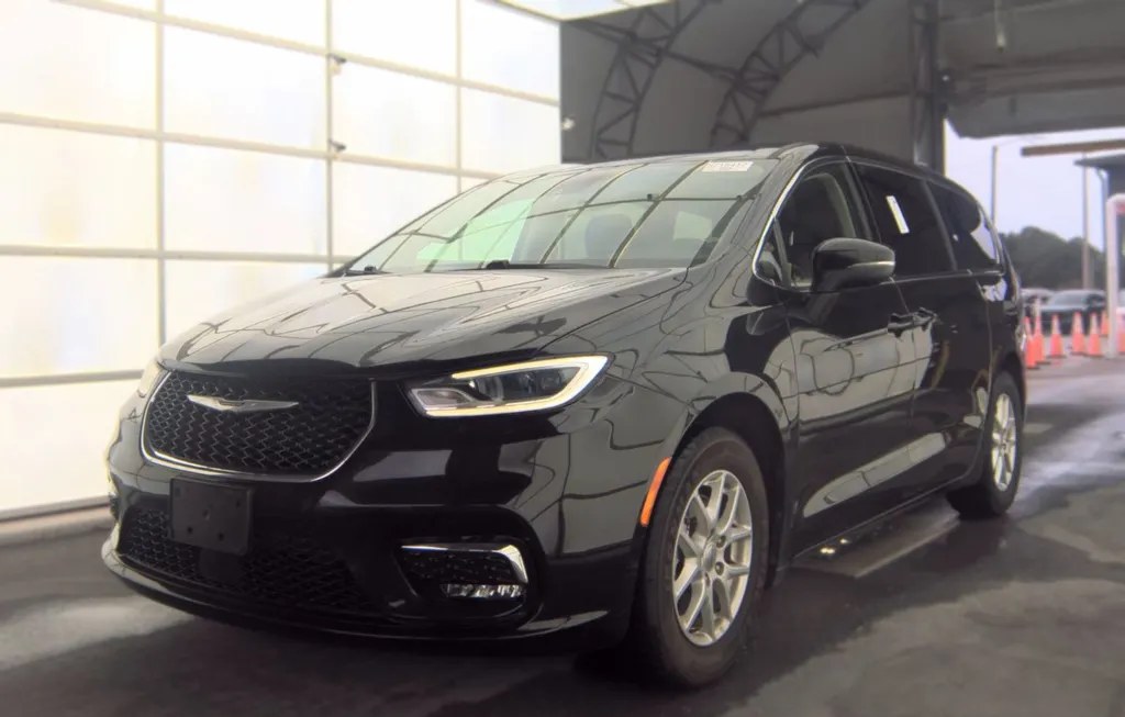 2023 CHRYSLER PACIFICA TOURING L 121.6" WB - 1