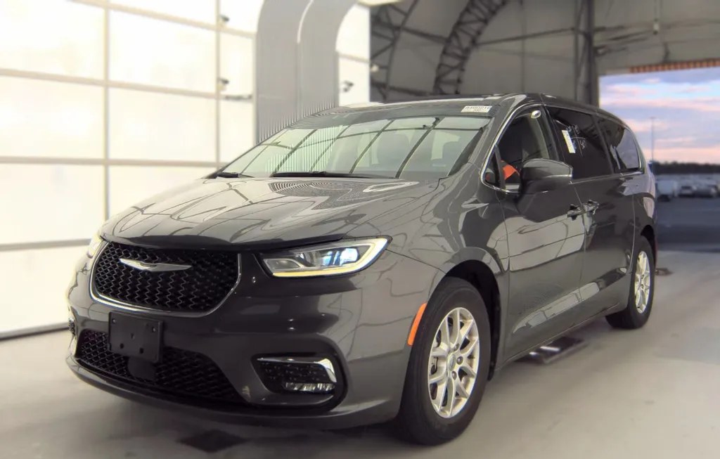 2023 CHRYSLER PACIFICA TOURING L 121.6" WB - 1