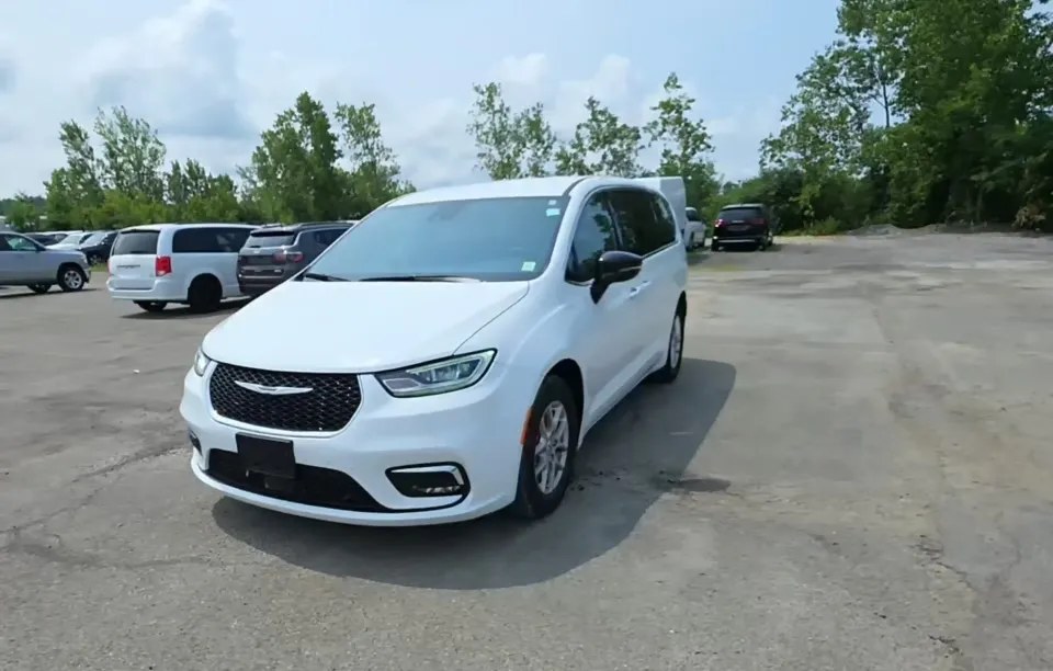 2025 CHRYSLER PACIFICA SELECT 121.6" WB - 1