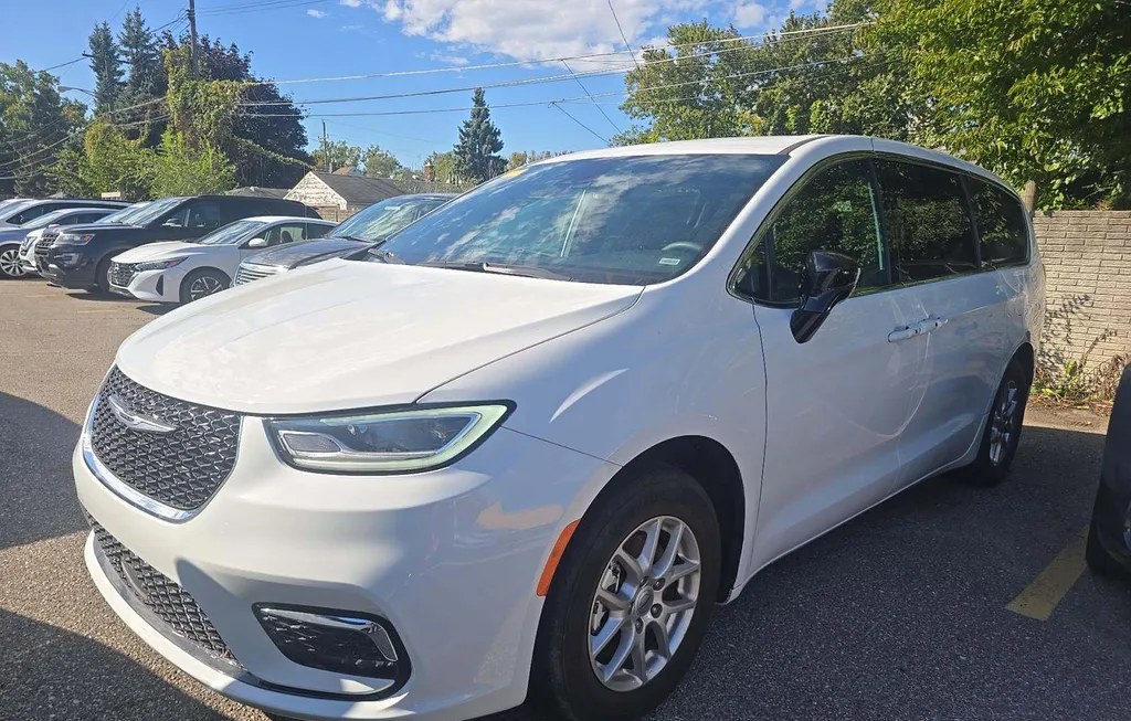 2025 CHRYSLER PACIFICA SELECT 121.6" WB - 1