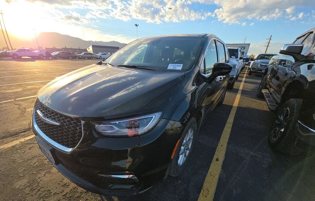 2025 CHRYSLER PACIFICA SELECT 121.6" WB - 1
