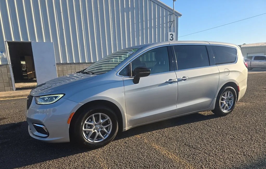 2026 CHRYSLER PACIFICA SELECT 121.6" WB - 1