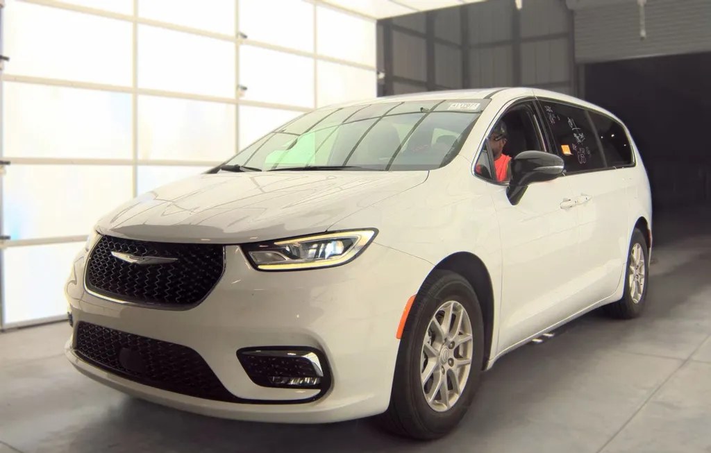 2026 CHRYSLER PACIFICA SELECT 121.6" WB - 1