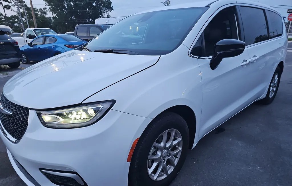 2026 CHRYSLER PACIFICA SELECT 121.6" WB - 1
