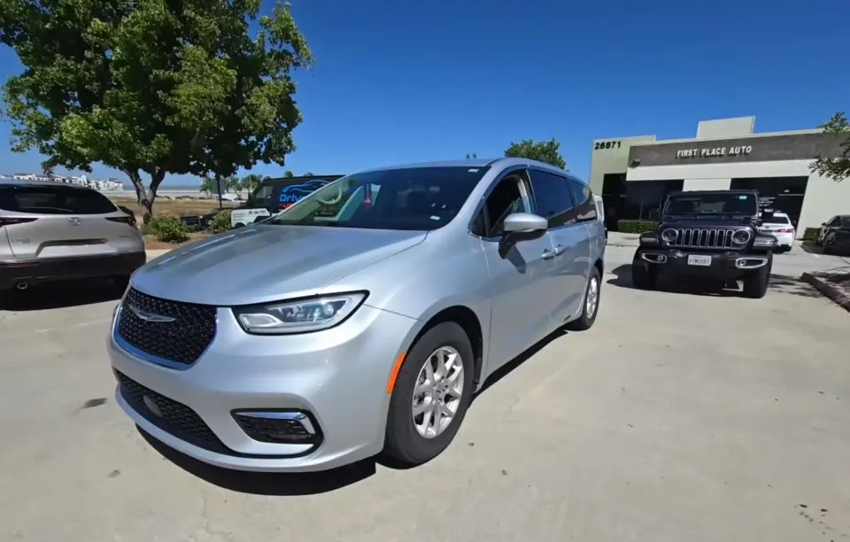 2023 CHRYSLER PACIFICA TOURING L 121.6" WB - 1